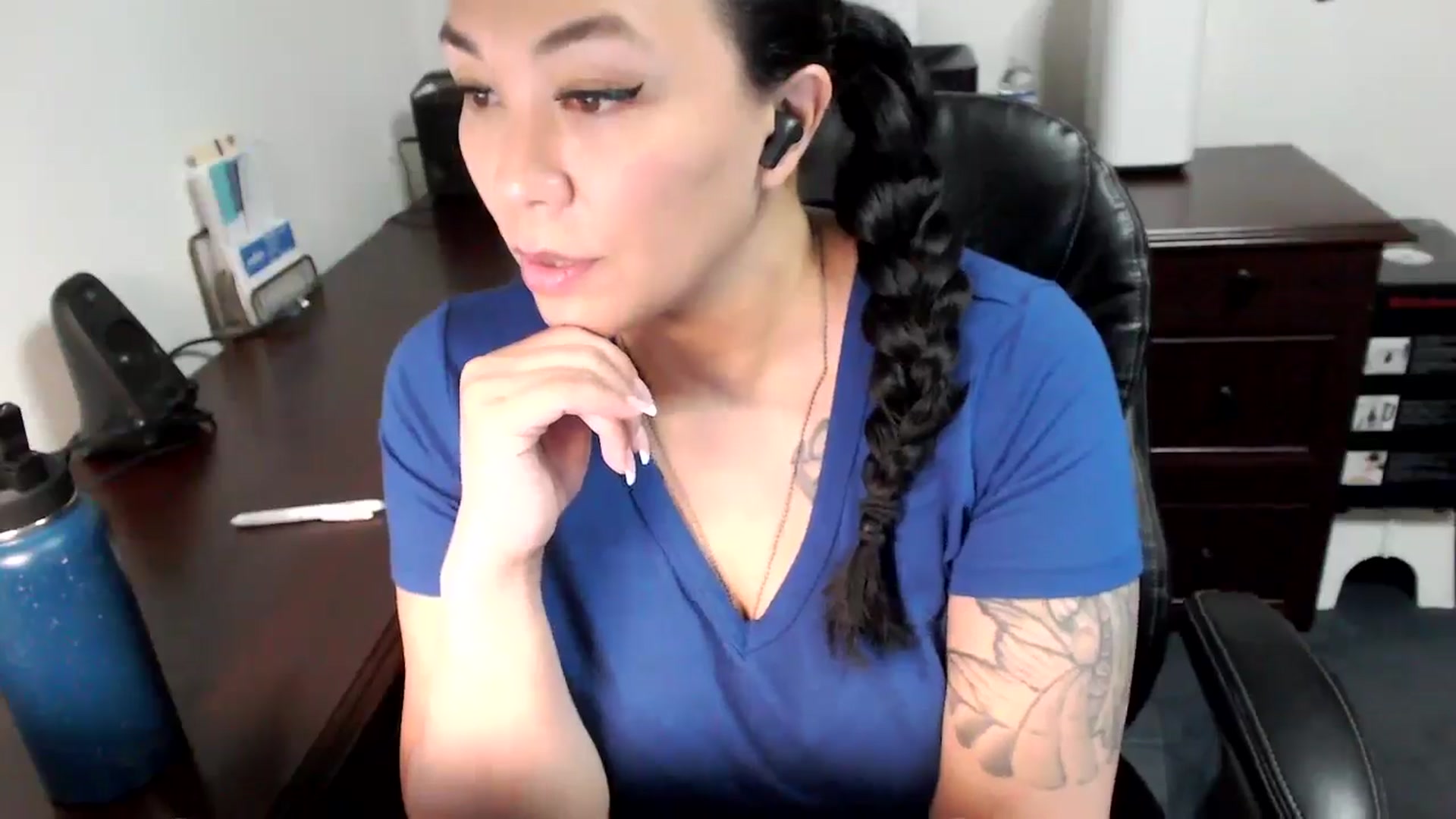 Gallery image thumbnail from MickaylaMoon's myfreecams stream on, 06/05/2024, 16:23 image 19 of 20