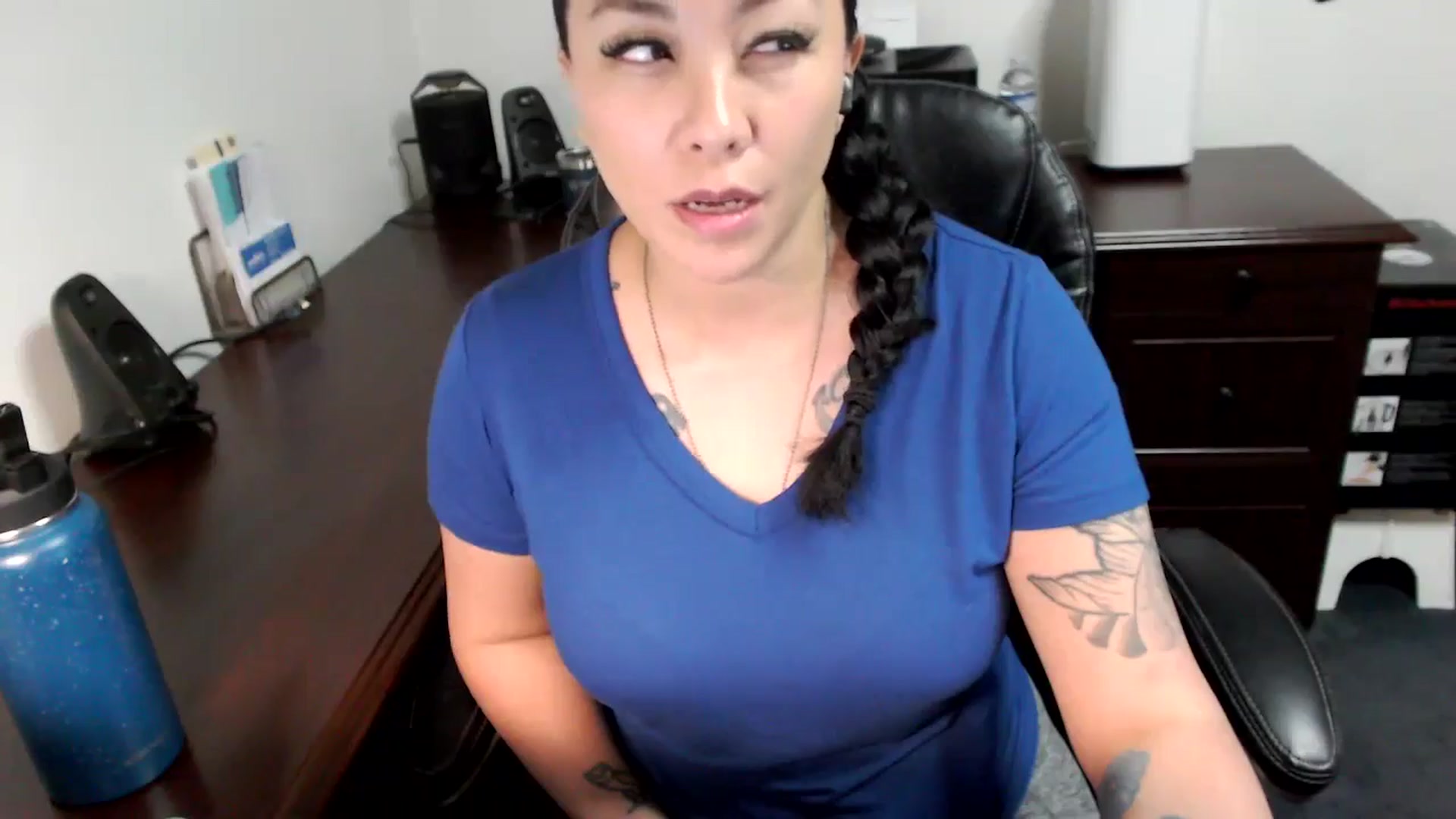 Gallery image thumbnail from MickaylaMoon's myfreecams stream on, 06/05/2024, 16:37 image 14 of 20