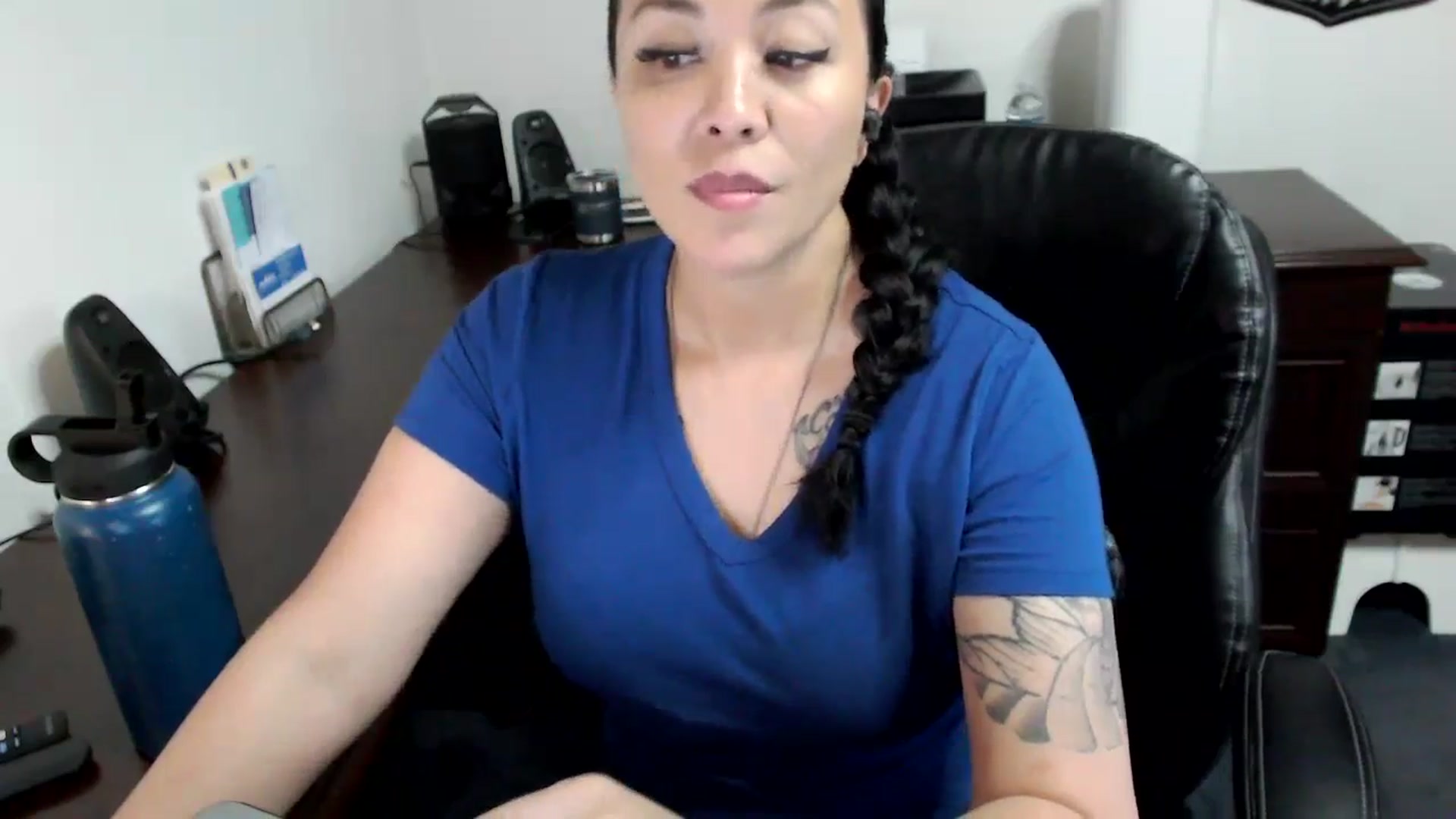 Gallery image thumbnail from MickaylaMoon's myfreecams stream on, 06/05/2024, 18:01 image 20 of 20