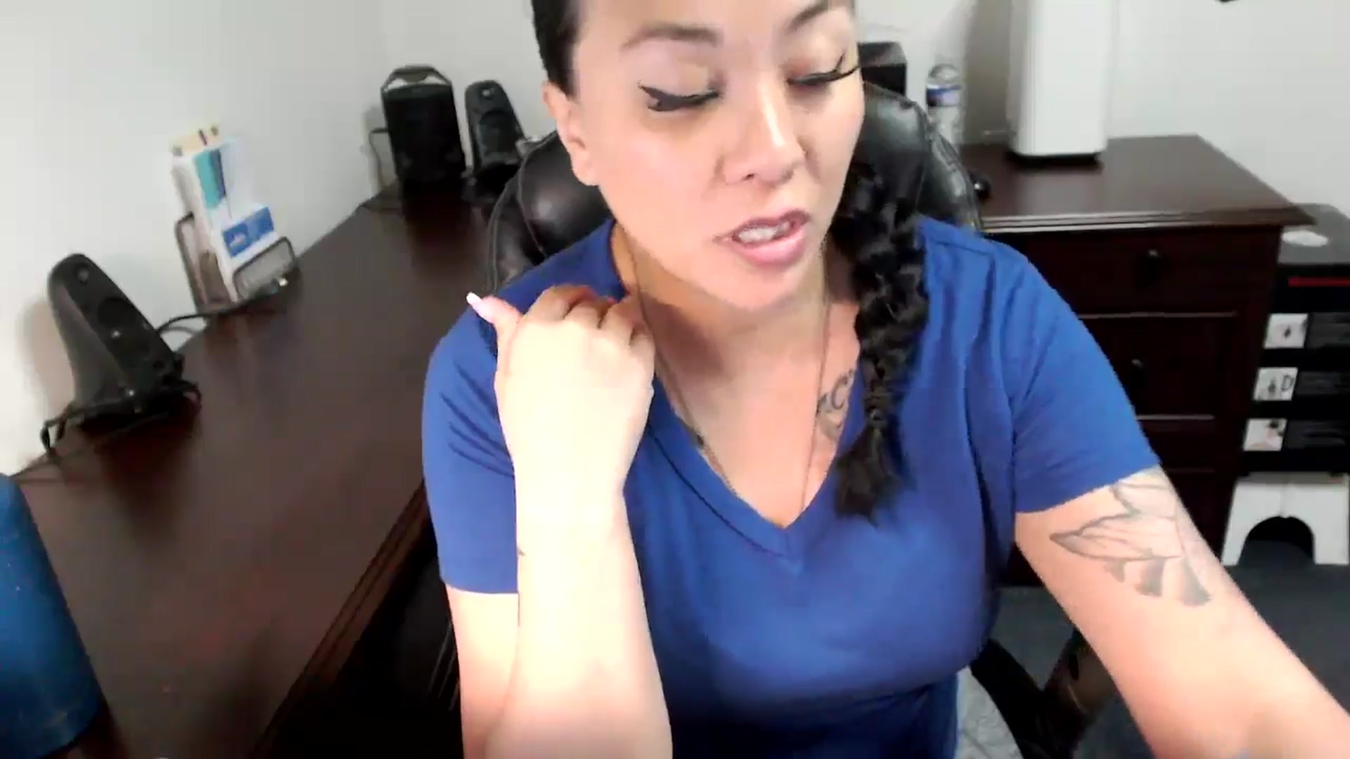 Gallery image thumbnail from MickaylaMoon's myfreecams stream on, 06/05/2024, 18:01 image 4 of 20