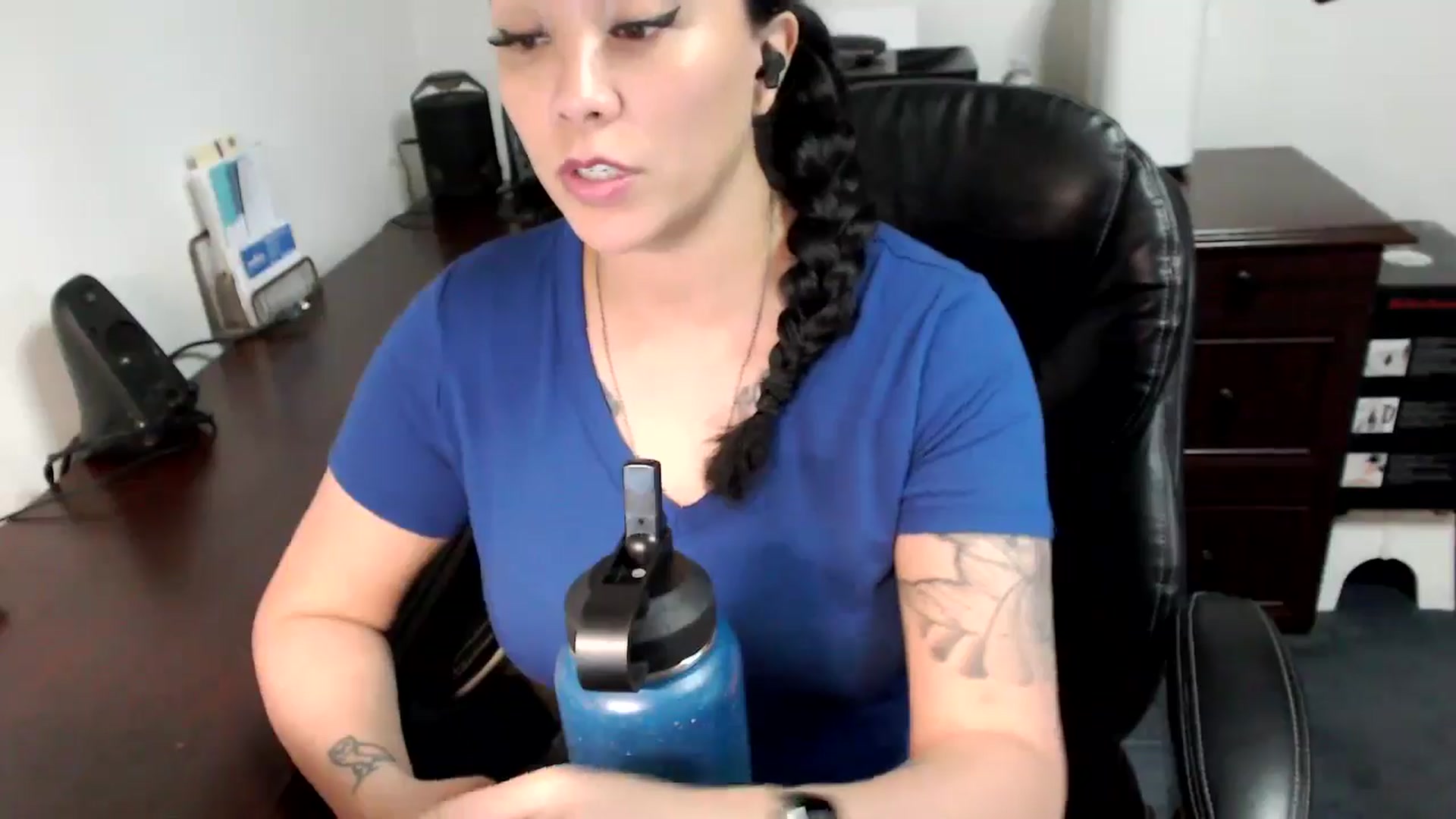 Gallery image thumbnail from MickaylaMoon's myfreecams stream on, 06/05/2024, 18:01 image 10 of 20