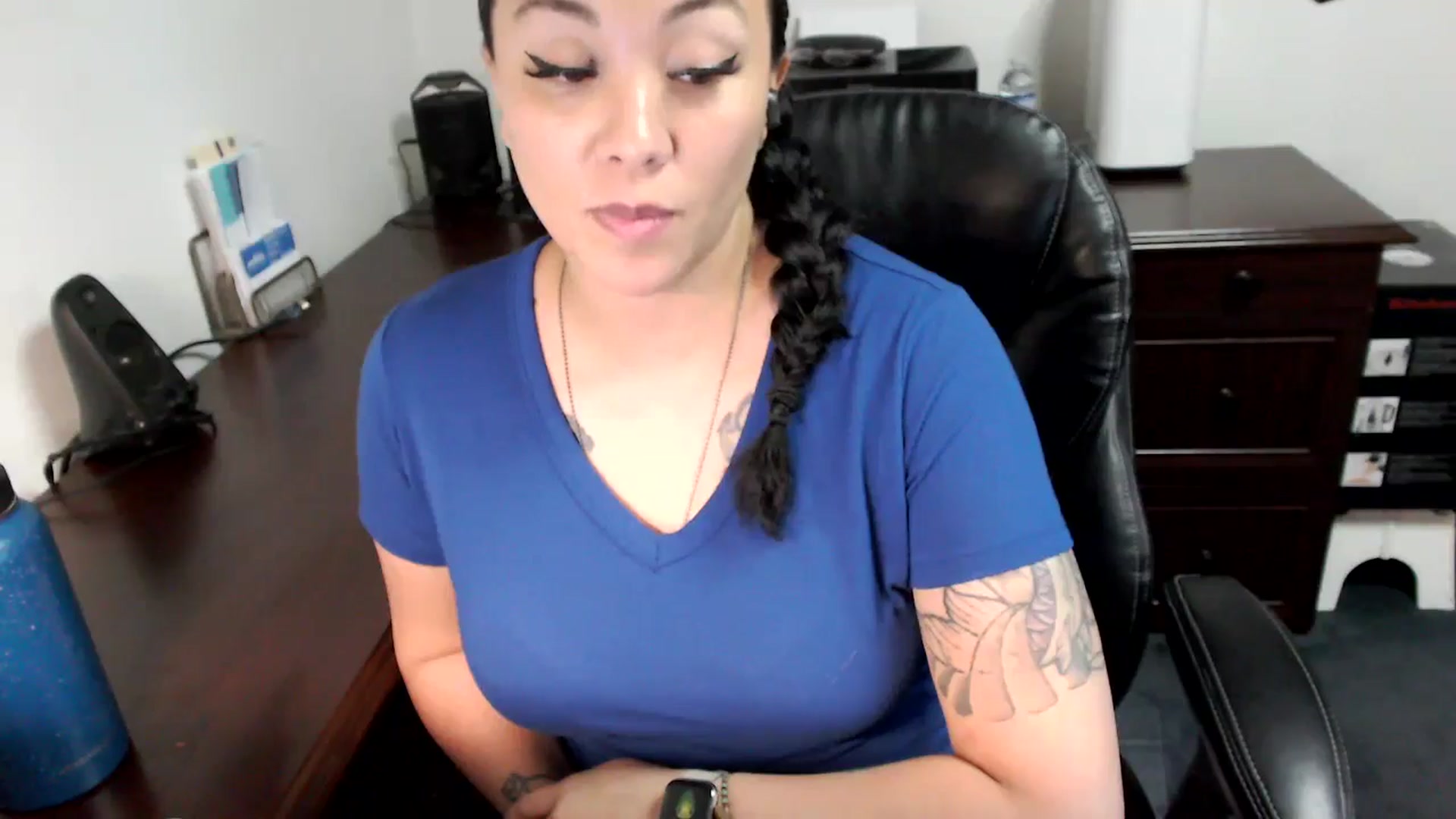 Gallery image thumbnail from MickaylaMoon's myfreecams stream on, 06/05/2024, 18:01 image 8 of 20
