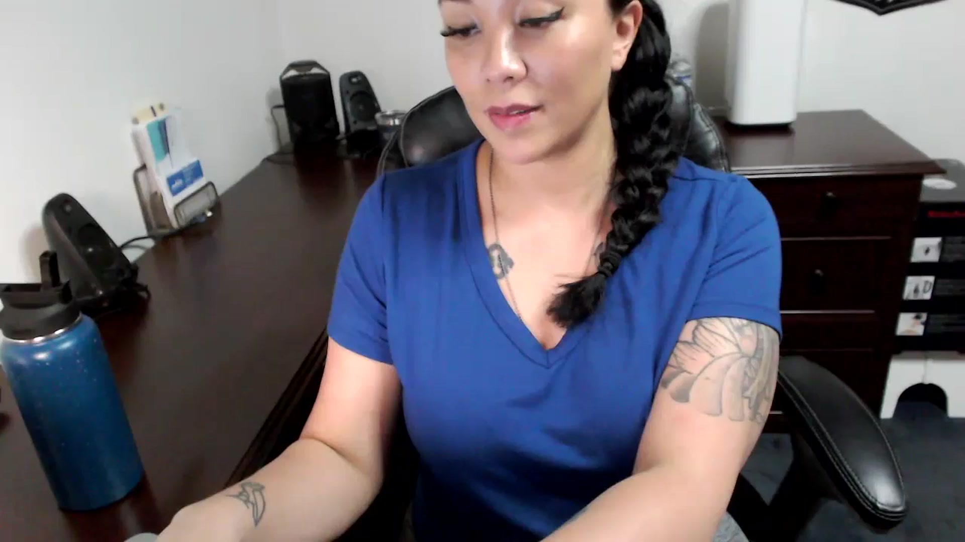 Gallery image thumbnail from MickaylaMoon's myfreecams stream on, 06/05/2024, 21:17 image 20 of 20