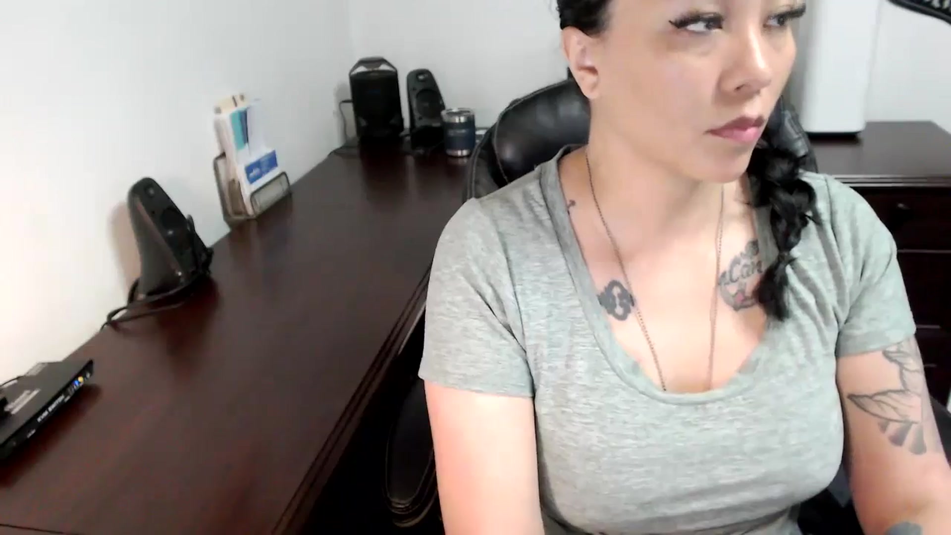 Gallery image thumbnail from MickaylaMoon's myfreecams stream on, 06/07/2024, 15:01 image 3 of 20