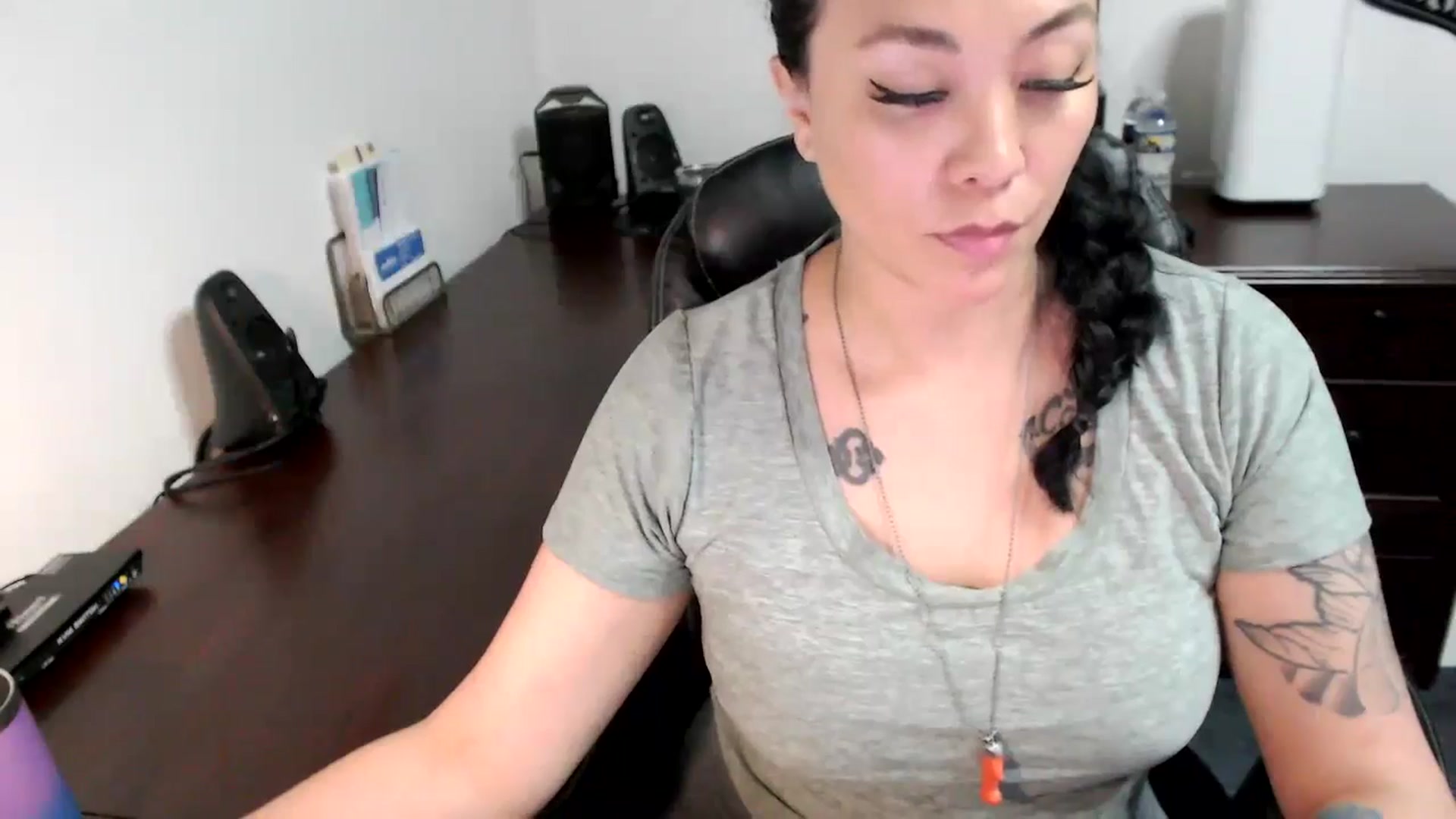Gallery image thumbnail from MickaylaMoon's myfreecams stream on, 06/07/2024, 15:54 image 9 of 20