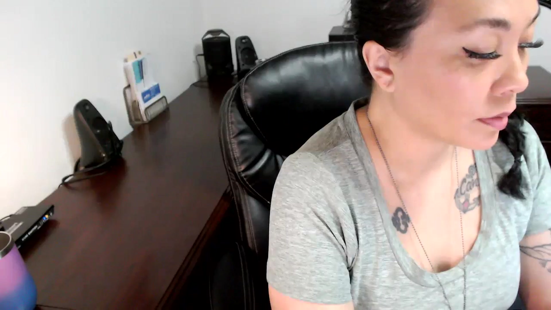 Gallery image thumbnail from MickaylaMoon's myfreecams stream on, 06/07/2024, 15:54 image 18 of 20