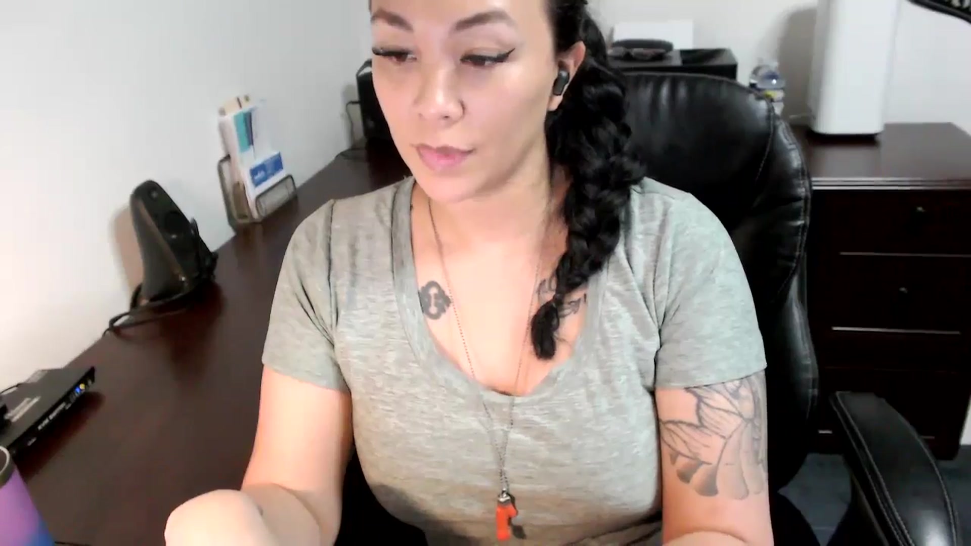 Gallery image thumbnail from MickaylaMoon's myfreecams stream on, 06/07/2024, 15:54 image 11 of 20