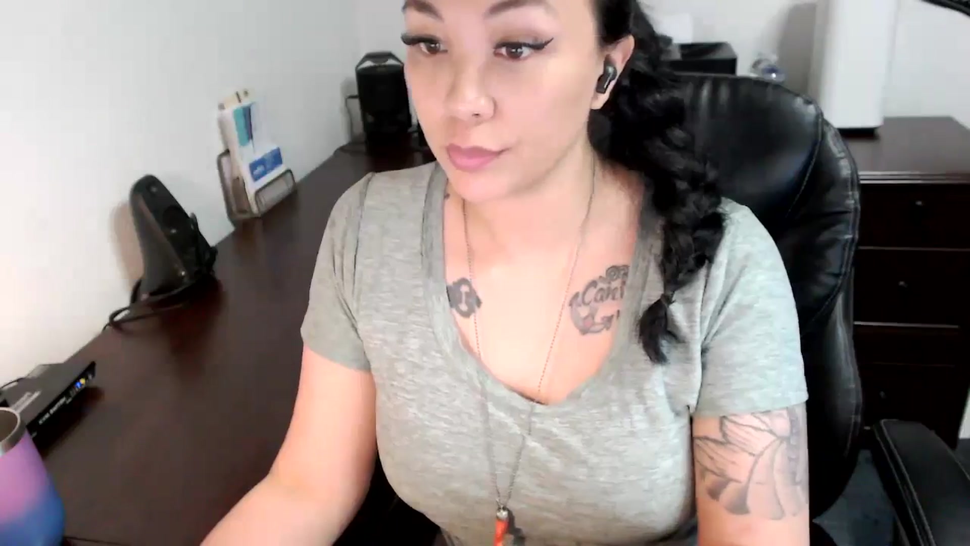 Gallery image thumbnail from MickaylaMoon's myfreecams stream on, 06/07/2024, 15:54 image 16 of 20