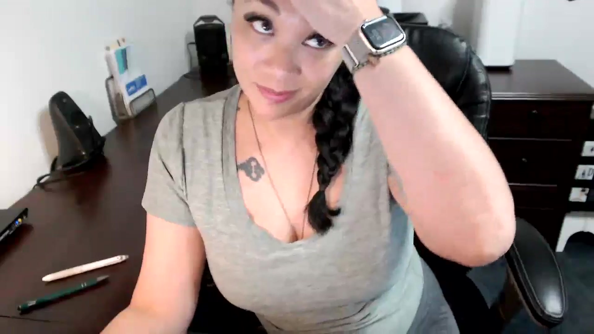 Gallery image thumbnail from MickaylaMoon's myfreecams stream on, 06/07/2024, 21:01 image 8 of 20