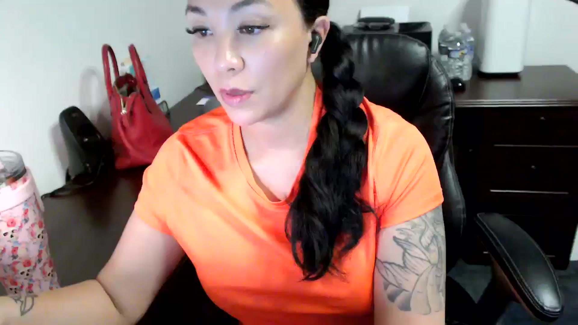 Gallery image thumbnail from MickaylaMoon's myfreecams stream on, 06/11/2024, 16:57 image 11 of 20