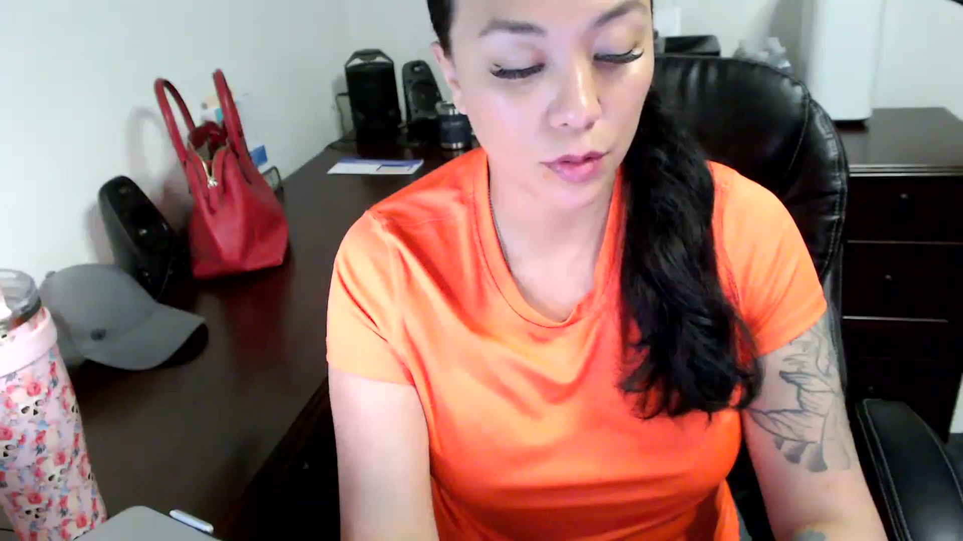 Gallery image thumbnail from MickaylaMoon's myfreecams stream on, 06/11/2024, 18:10 image 3 of 20