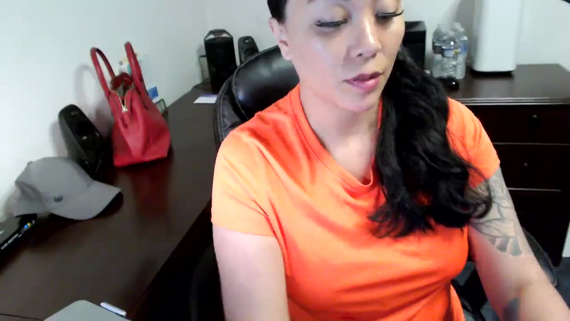 Gallery image thumbnail from MickaylaMoon's myfreecams stream on, 06/11/2024, 18:10 image 8 of 20