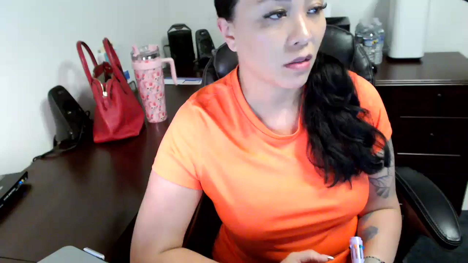 Gallery image thumbnail from MickaylaMoon's myfreecams stream on, 06/11/2024, 19:41 image 16 of 20
