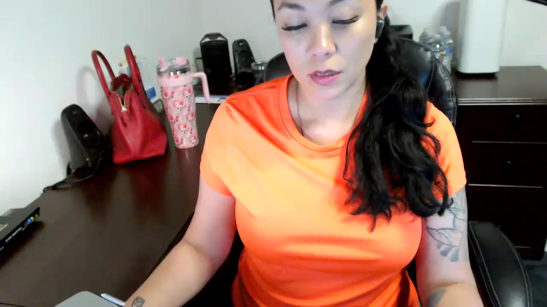 Gallery image thumbnail from MickaylaMoon's myfreecams stream on, 06/11/2024, 19:41 image 2 of 20
