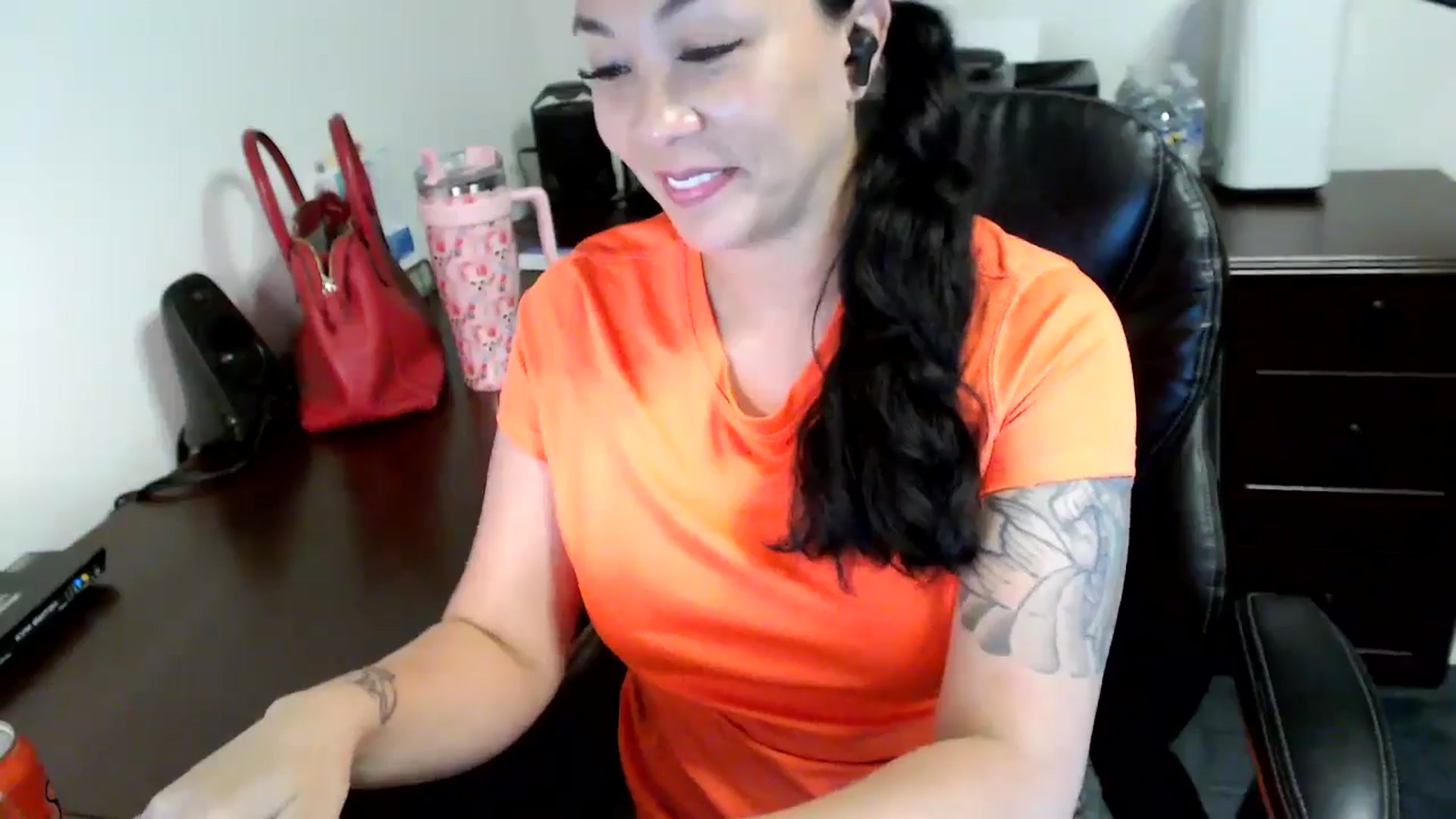Gallery image thumbnail from MickaylaMoon's myfreecams stream on, 06/11/2024, 19:41 image 14 of 20