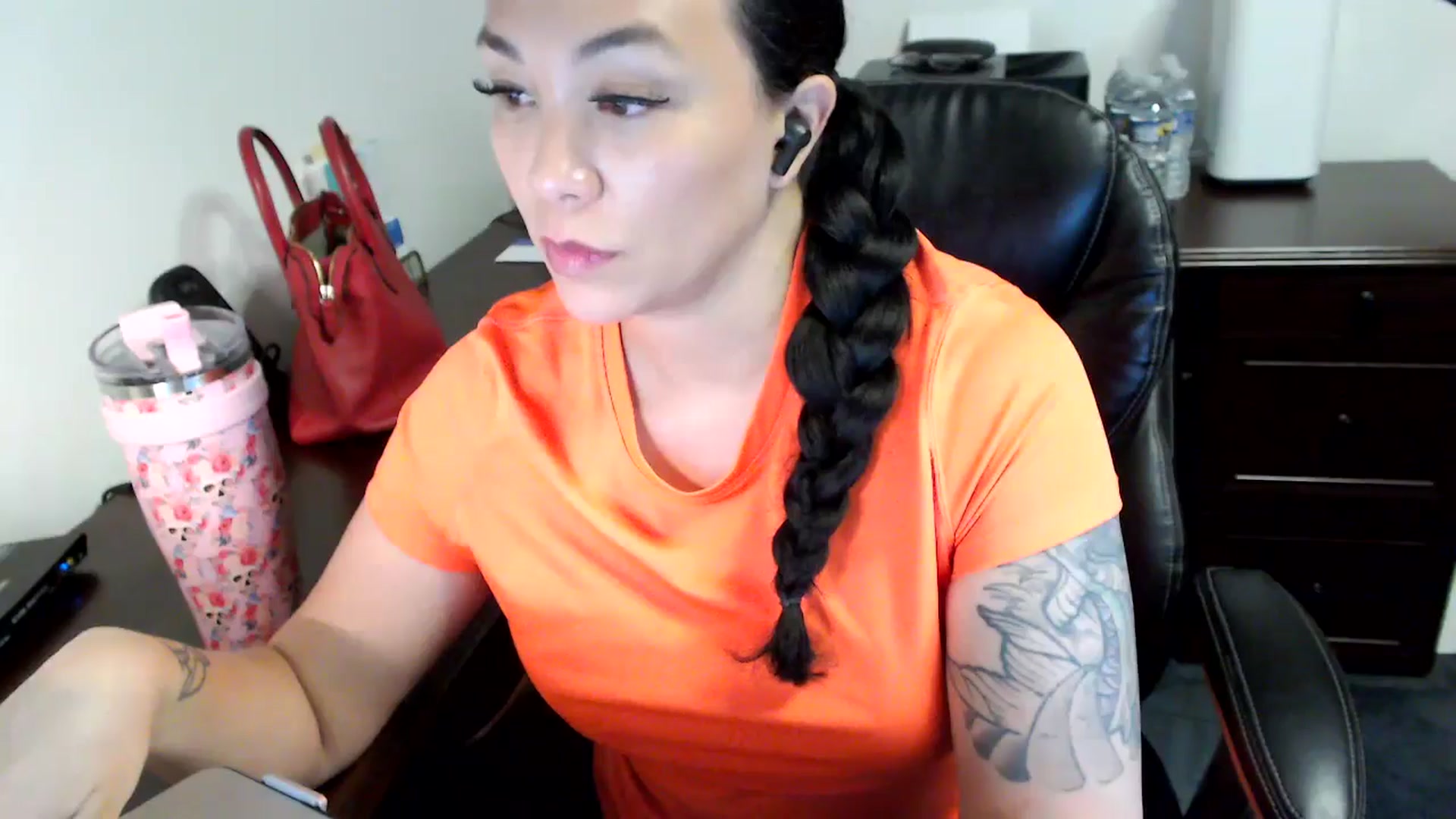 Gallery image thumbnail from MickaylaMoon's myfreecams stream on, 06/11/2024, 20:32 image 9 of 20