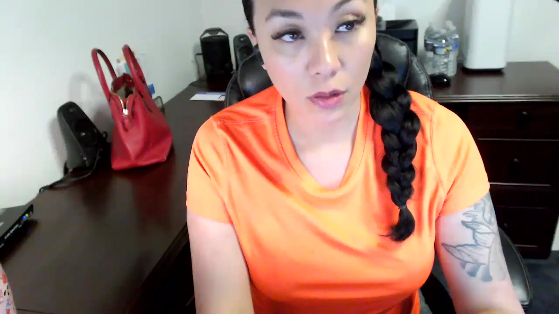 Gallery image thumbnail from MickaylaMoon's myfreecams stream on, 06/11/2024, 20:32 image 17 of 20