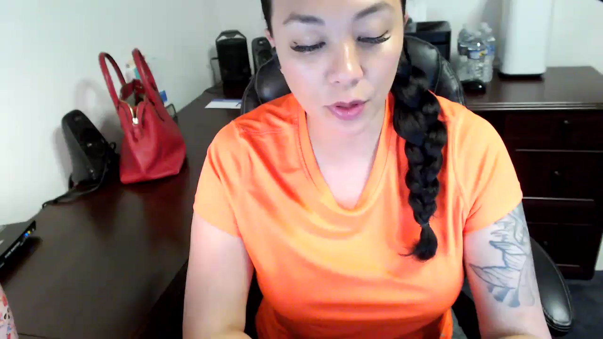 Gallery image thumbnail from MickaylaMoon's myfreecams stream on, 06/11/2024, 20:32 image 18 of 20