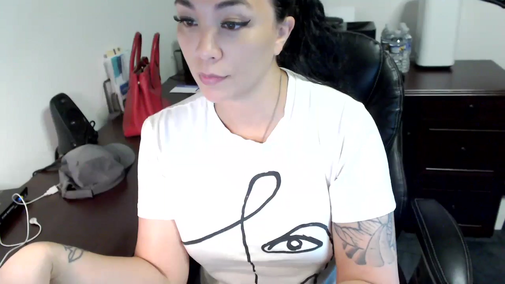 Gallery image thumbnail from MickaylaMoon's myfreecams stream on, 06/12/2024, 13:54 image 8 of 20