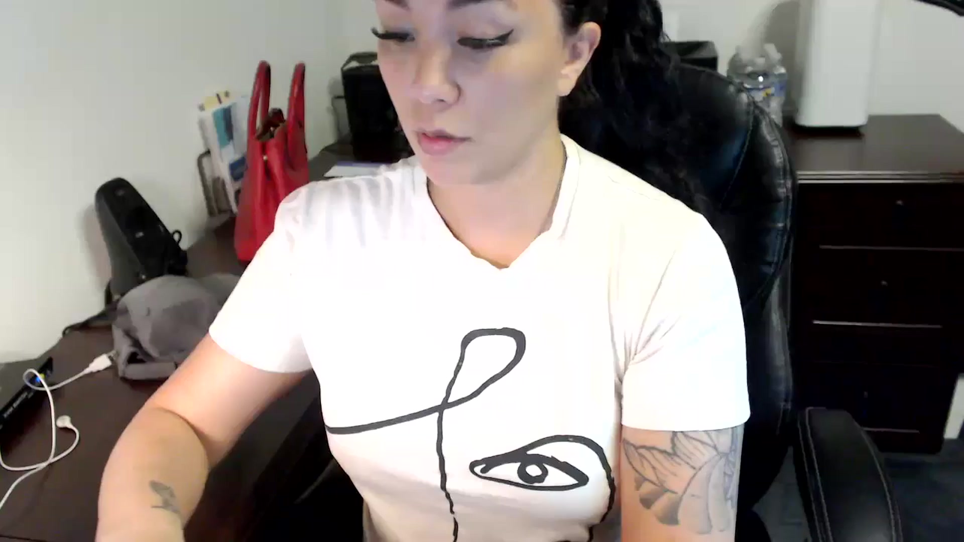 Gallery image thumbnail from MickaylaMoon's myfreecams stream on, 06/12/2024, 13:54 image 11 of 20