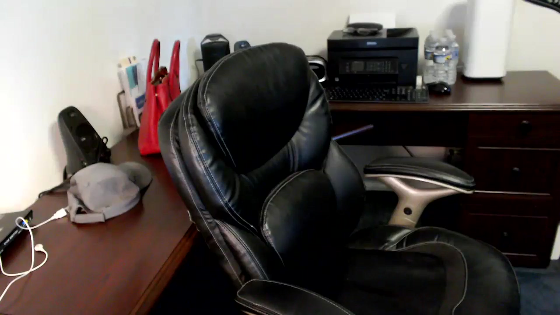 Gallery image thumbnail from MickaylaMoon's myfreecams stream on, 06/12/2024, 13:54 image 18 of 20