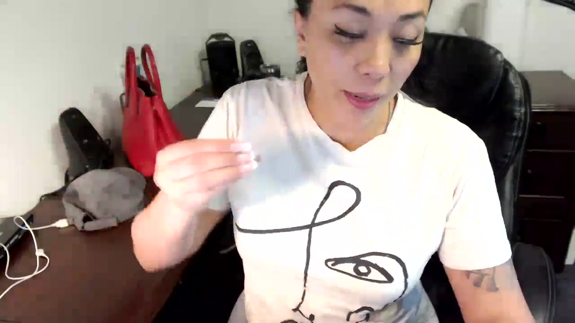 Gallery image thumbnail from MickaylaMoon's myfreecams stream on, 06/12/2024, 15:05 image 20 of 20