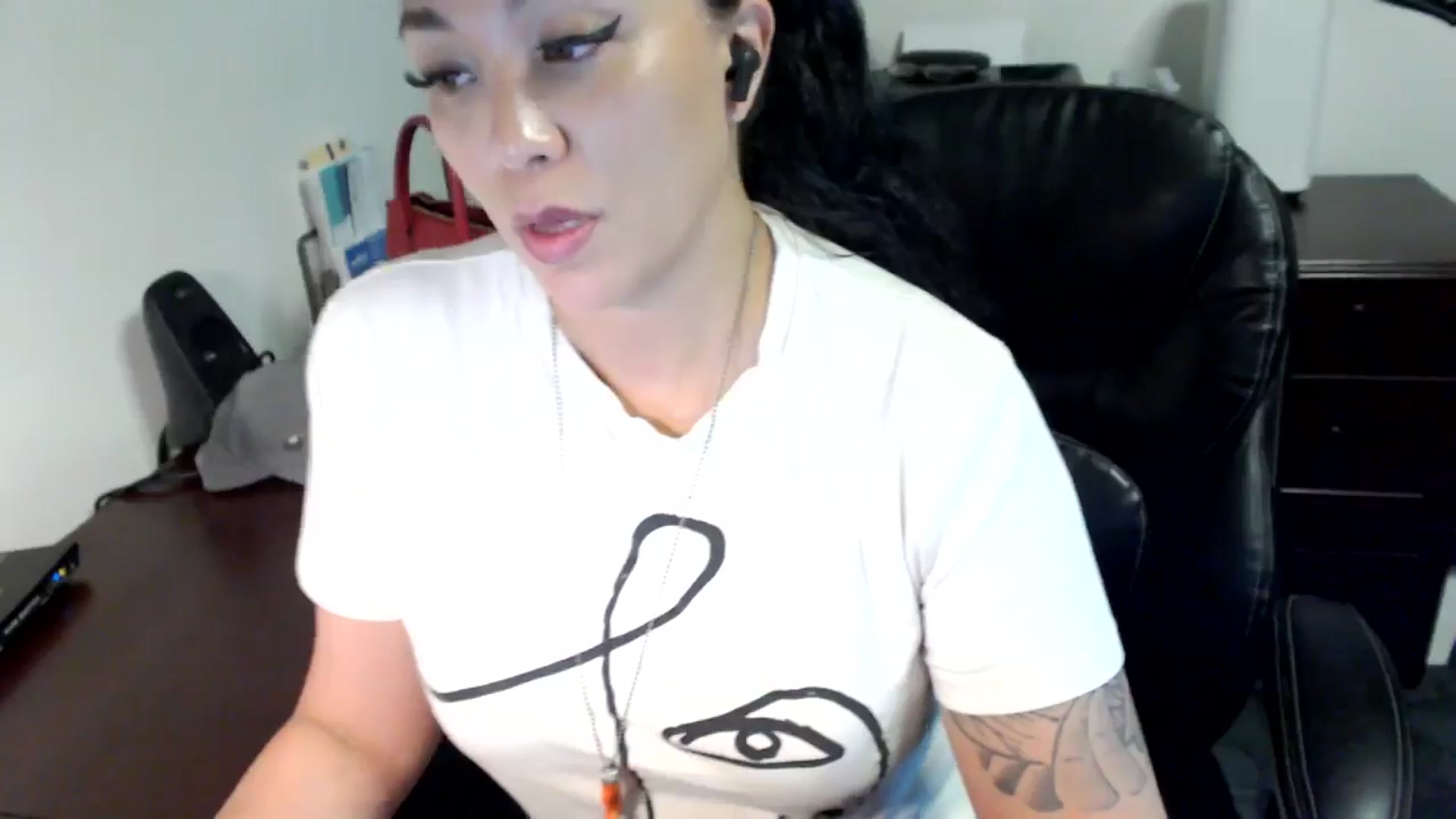 Gallery image thumbnail from MickaylaMoon's myfreecams stream on, 06/12/2024, 17:40 image 19 of 20