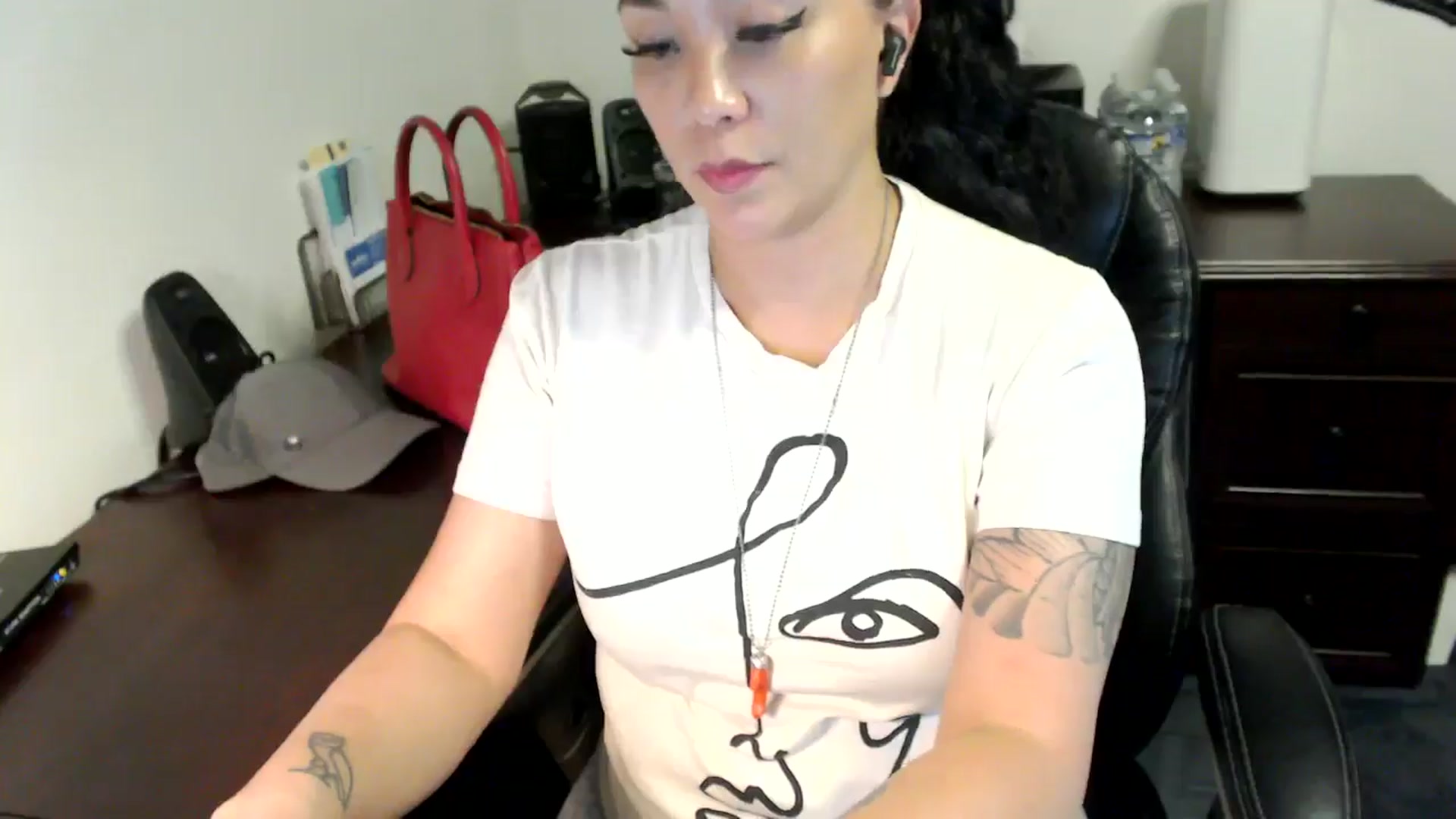 Gallery image thumbnail from MickaylaMoon's myfreecams stream on, 06/12/2024, 18:20 image 14 of 20