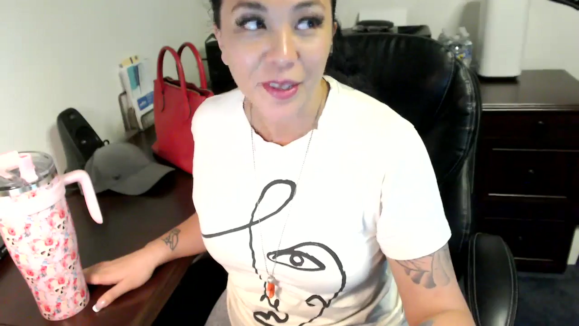 Gallery image thumbnail from MickaylaMoon's myfreecams stream on, 06/12/2024, 18:20 image 11 of 20