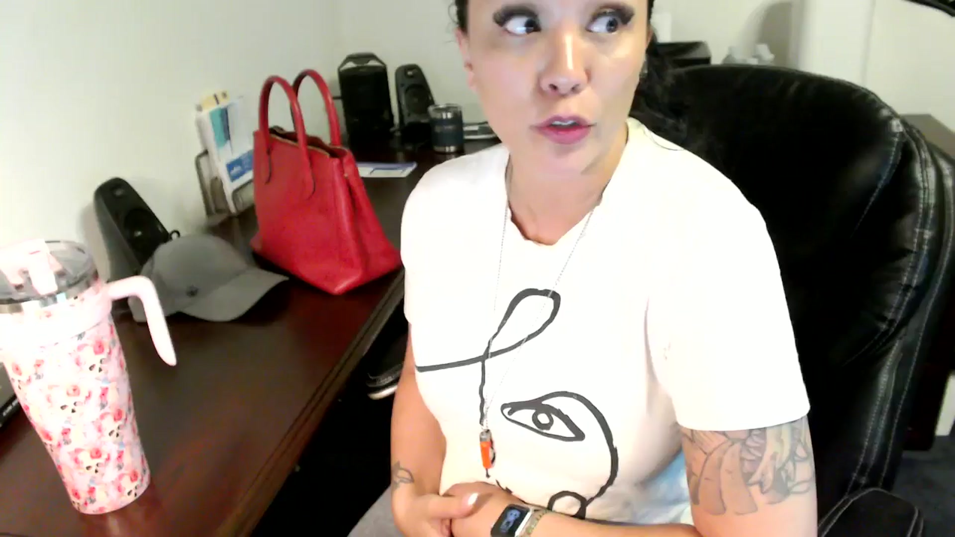 Gallery image thumbnail from MickaylaMoon's myfreecams stream on, 06/12/2024, 18:20 image 9 of 20
