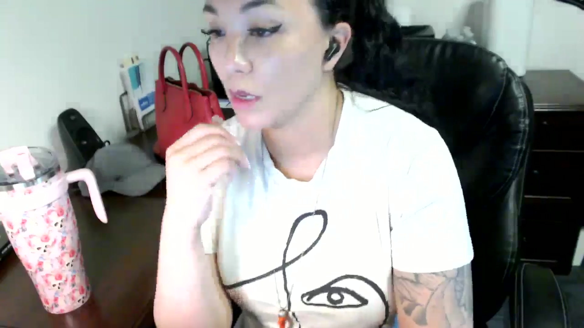 Gallery image thumbnail from MickaylaMoon's myfreecams stream on, 06/12/2024, 18:20 image 6 of 20