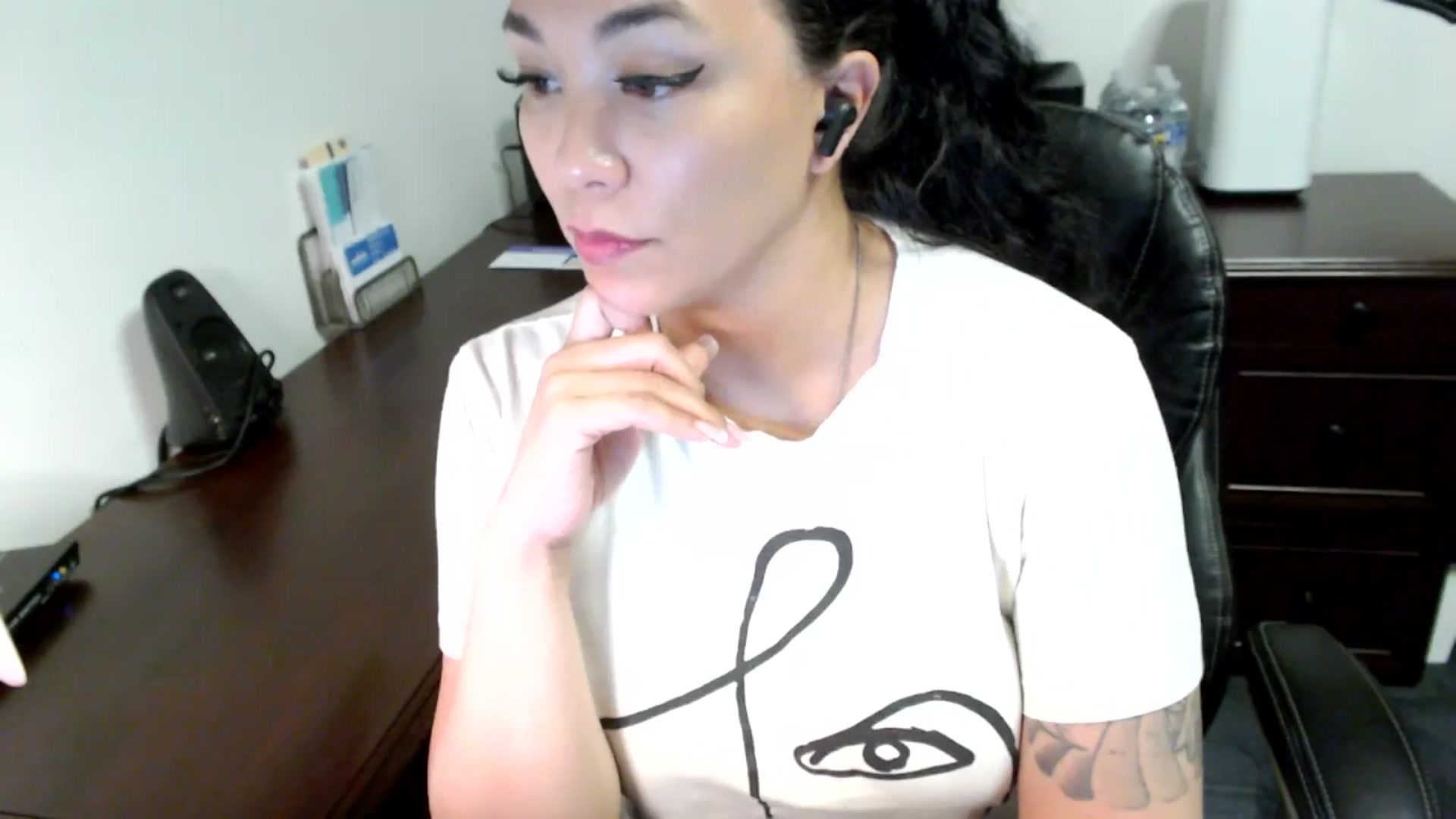 Gallery image thumbnail from MickaylaMoon's myfreecams stream on, 06/12/2024, 20:41 image 18 of 20