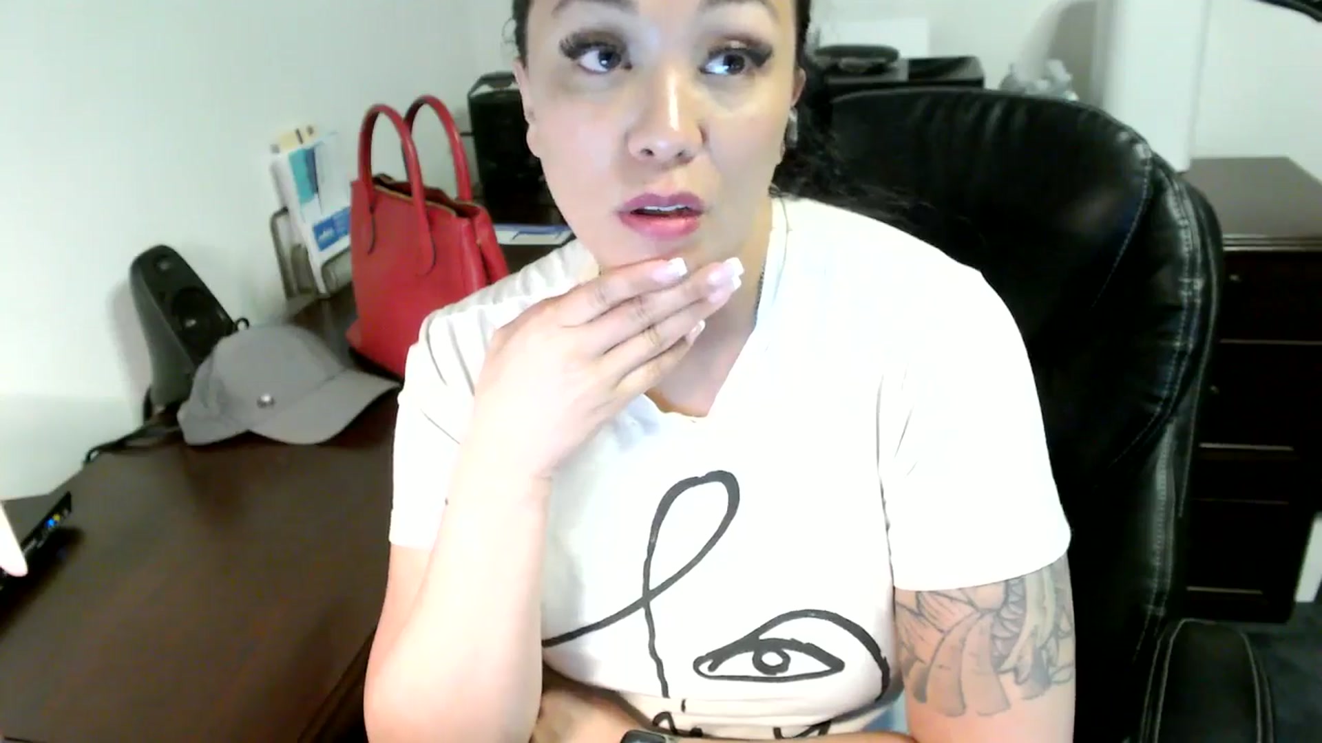 Gallery image thumbnail from MickaylaMoon's myfreecams stream on, 06/12/2024, 20:41 image 4 of 20