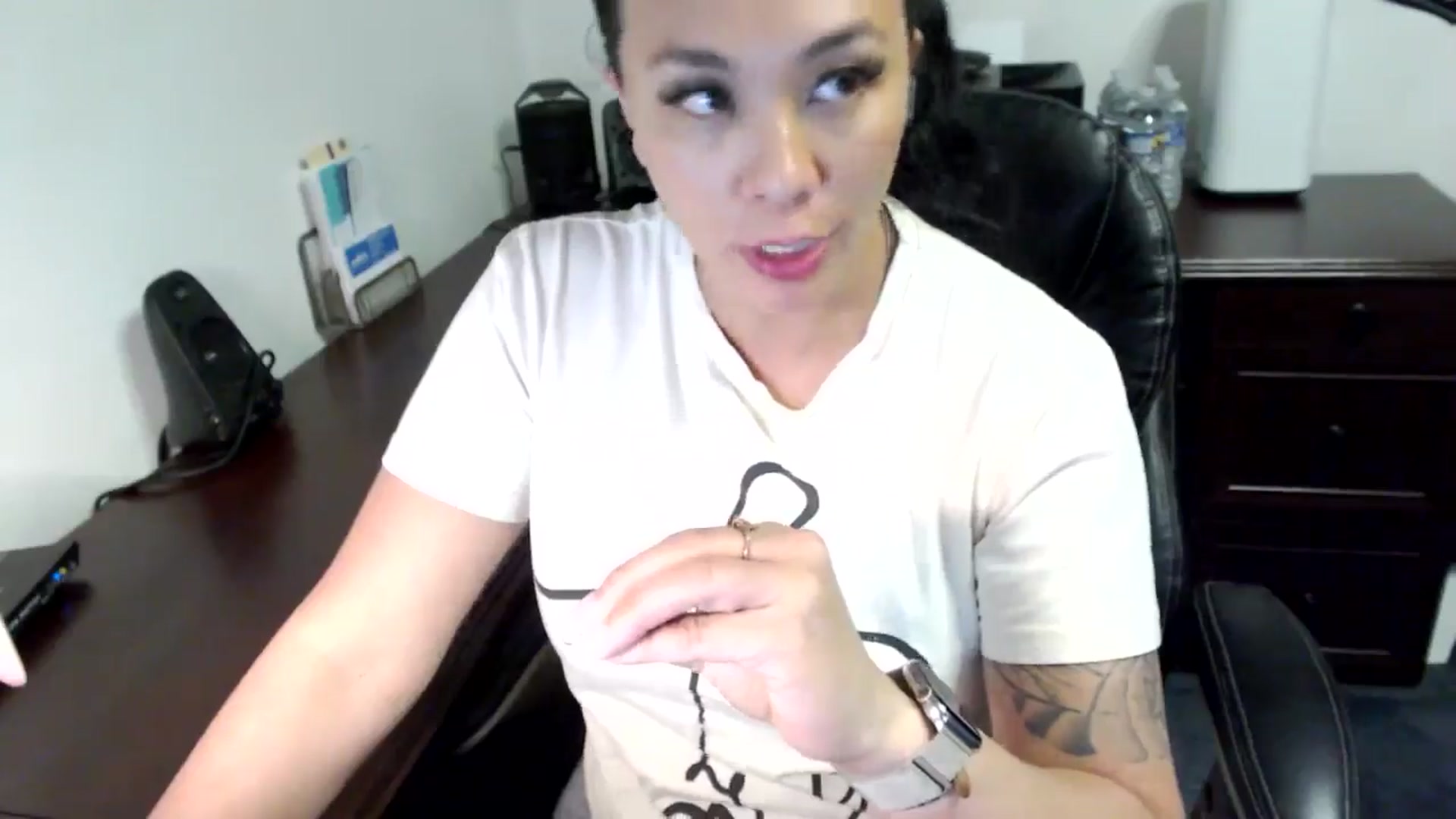 Gallery image thumbnail from MickaylaMoon's myfreecams stream on, 06/12/2024, 20:41 image 19 of 20