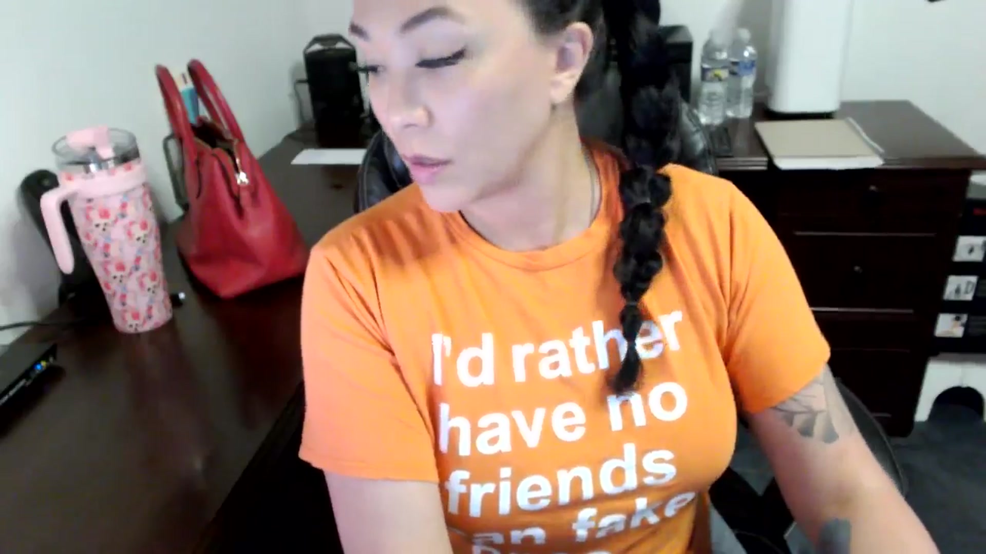 Gallery image thumbnail from MickaylaMoon's myfreecams stream on, 06/13/2024, 14:58 image 10 of 20