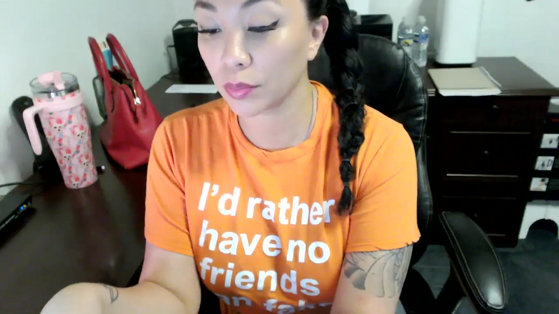 Gallery image thumbnail from MickaylaMoon's myfreecams stream on, 06/13/2024, 14:58 image 14 of 20