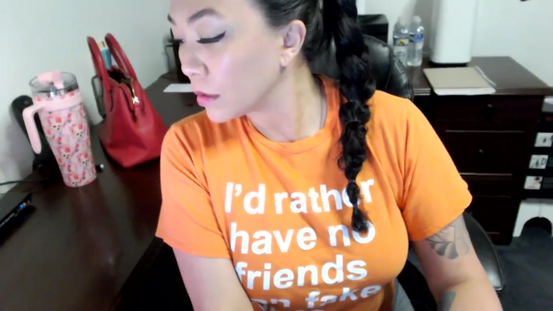 Gallery image thumbnail from MickaylaMoon's myfreecams stream on, 06/13/2024, 14:58 image 15 of 20