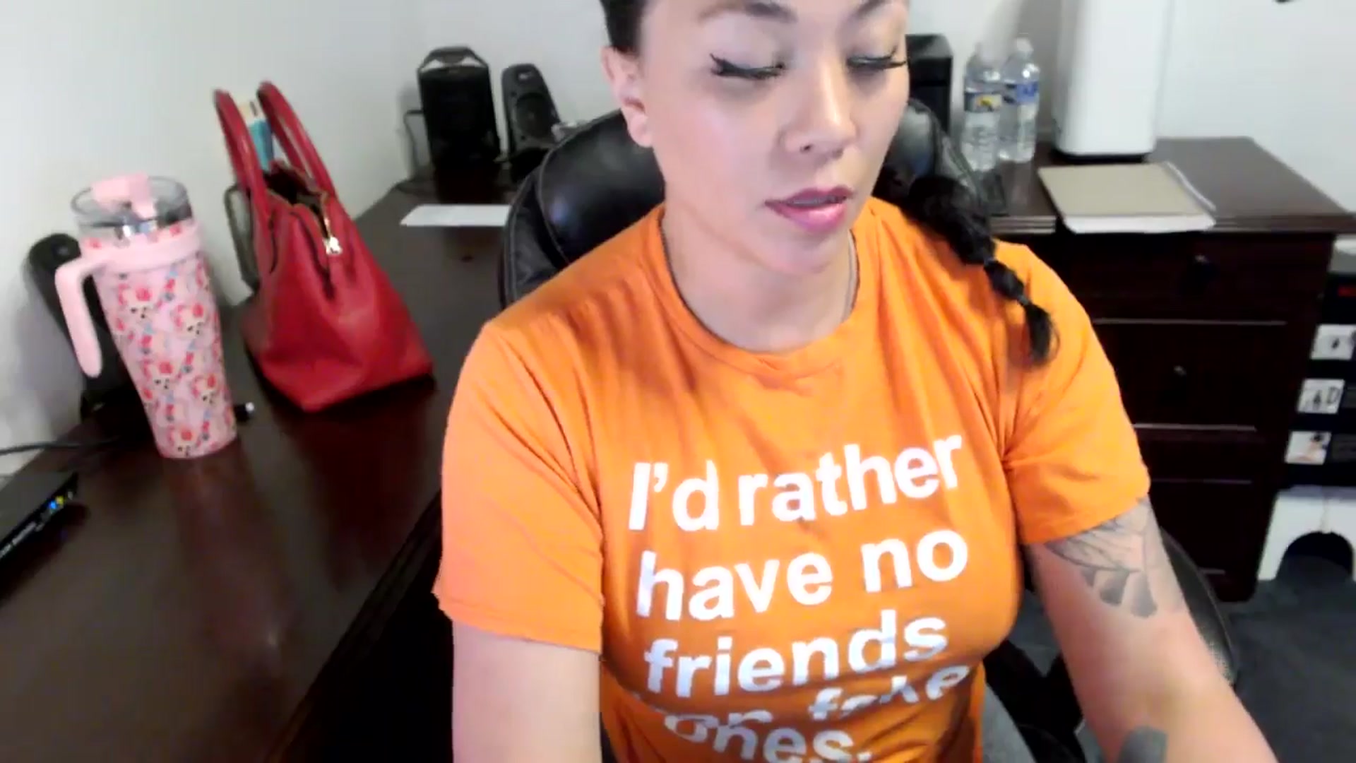 Gallery image thumbnail from MickaylaMoon's myfreecams stream on, 06/13/2024, 14:58 image 17 of 20