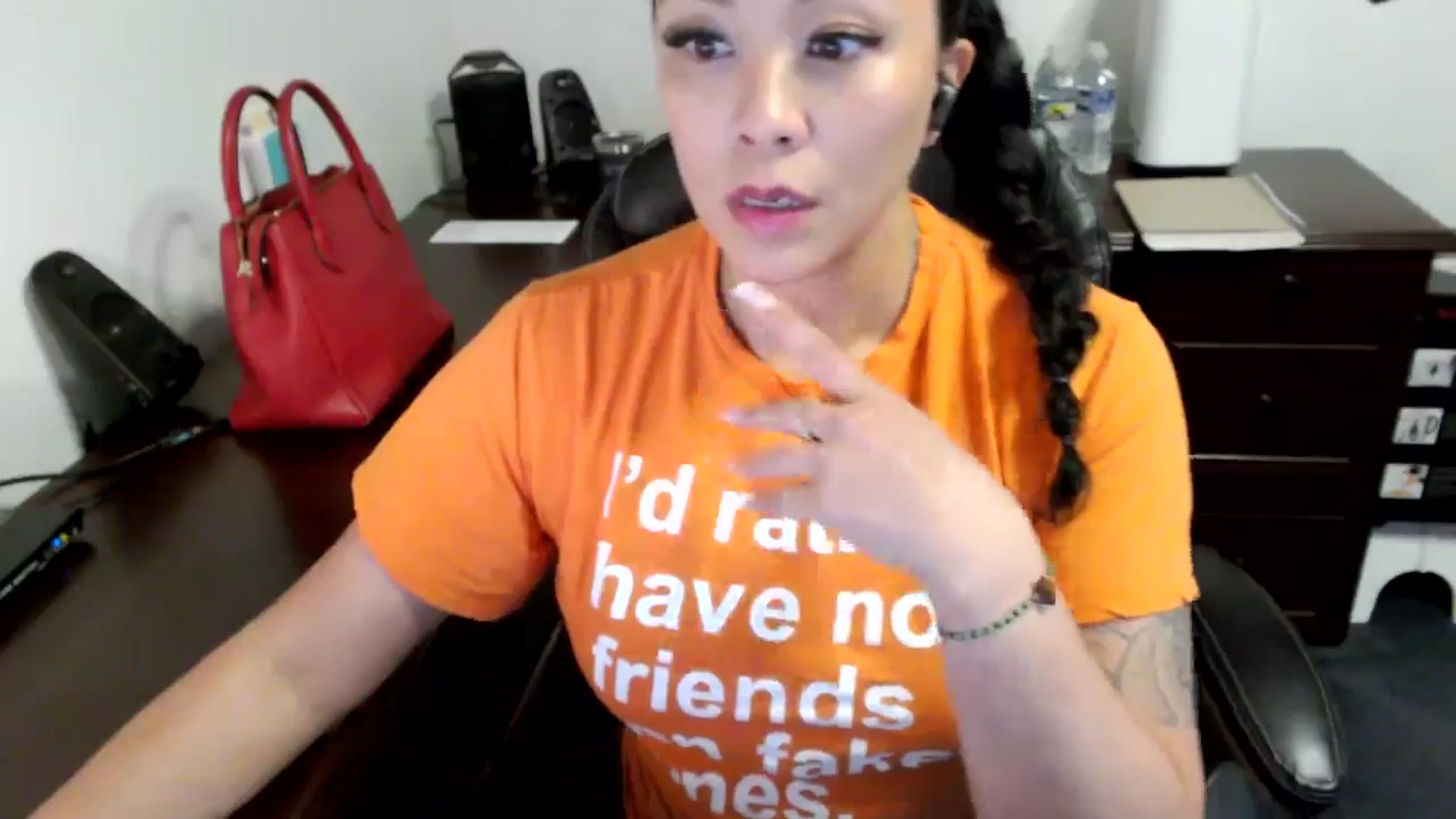 Gallery image thumbnail from MickaylaMoon's myfreecams stream on, 06/13/2024, 15:30 image 19 of 20