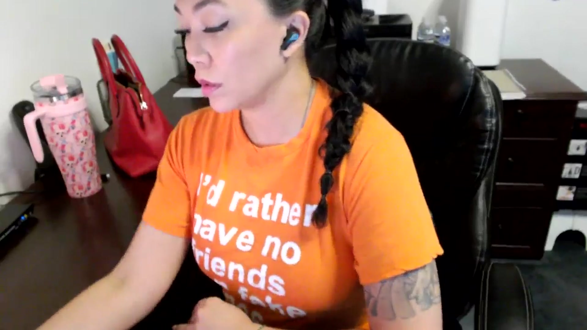 Gallery image thumbnail from MickaylaMoon's myfreecams stream on, 06/13/2024, 15:30 image 2 of 20