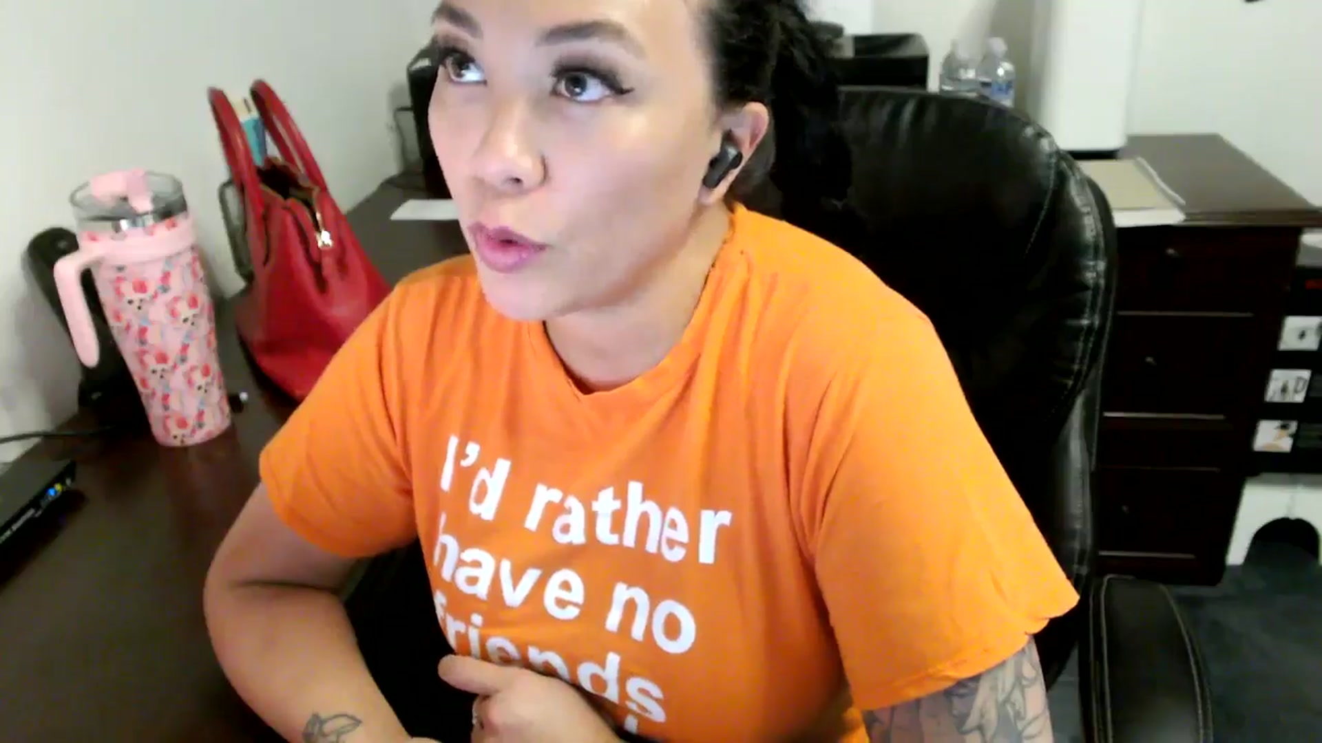 Gallery image thumbnail from MickaylaMoon's myfreecams stream on, 06/13/2024, 15:30 image 3 of 20