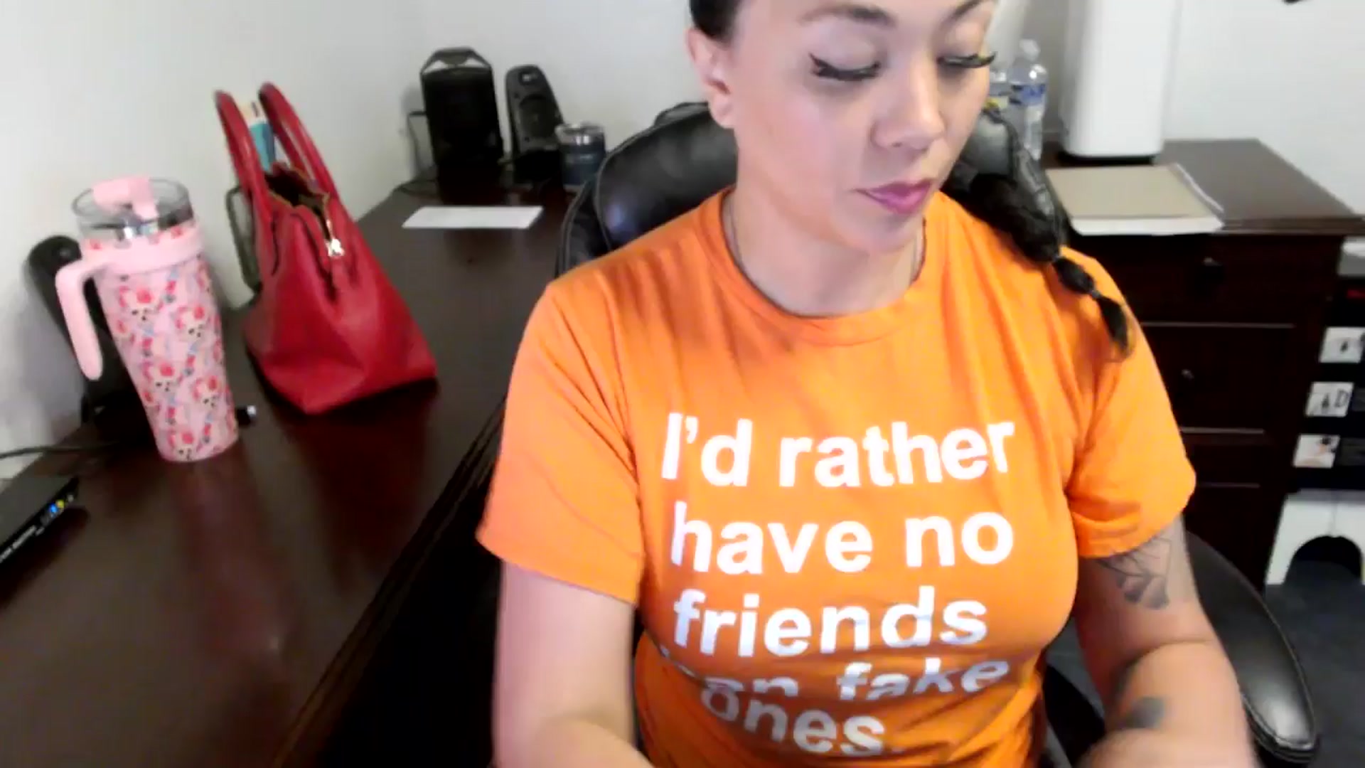 Gallery image thumbnail from MickaylaMoon's myfreecams stream on, 06/13/2024, 15:30 image 1 of 20