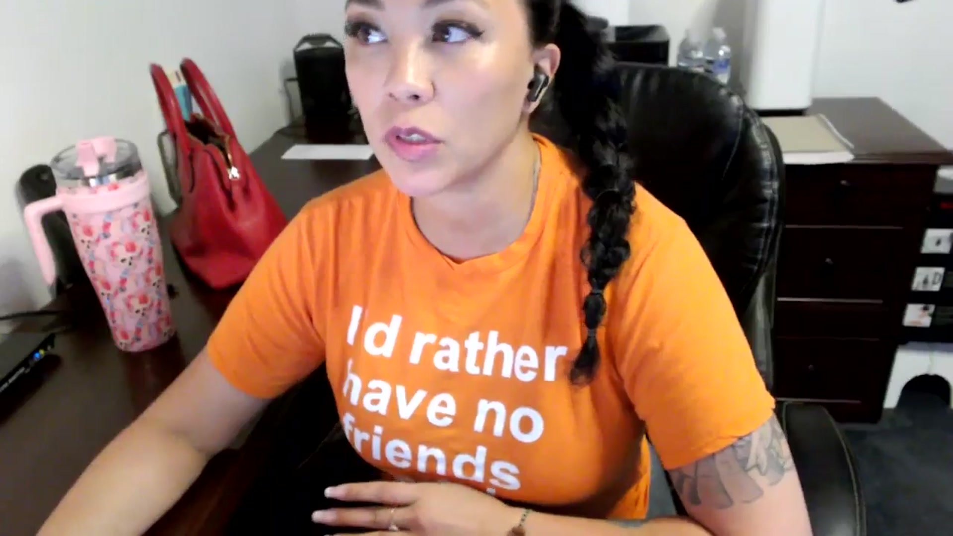 Gallery image thumbnail from MickaylaMoon's myfreecams stream on, 06/13/2024, 15:30 image 10 of 20