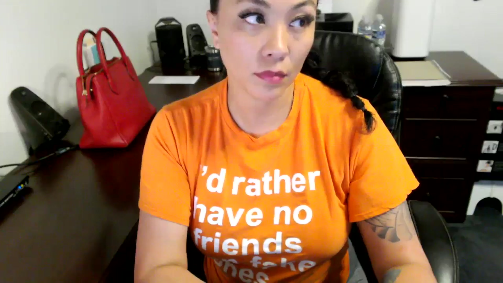 Gallery image thumbnail from MickaylaMoon's myfreecams stream on, 06/13/2024, 15:30 image 18 of 20