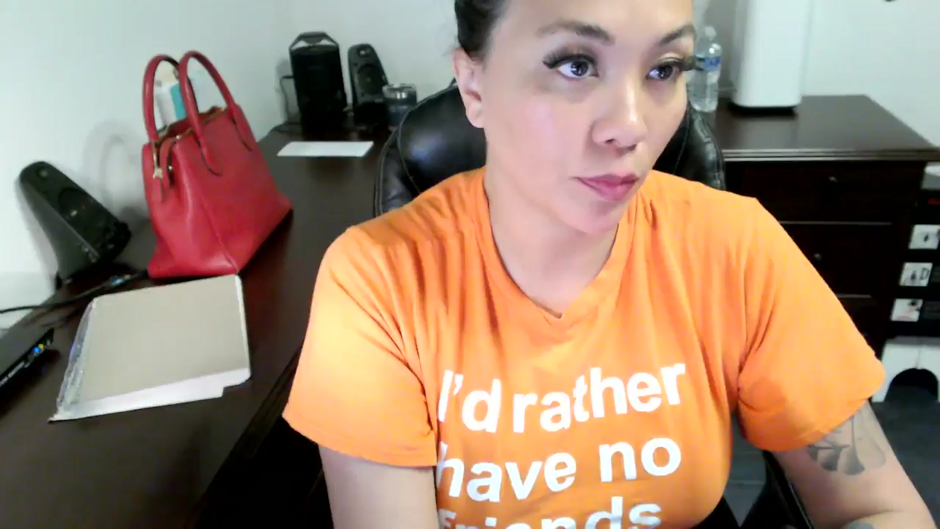 Gallery image thumbnail from MickaylaMoon's myfreecams stream on, 06/13/2024, 18:34 image 16 of 20