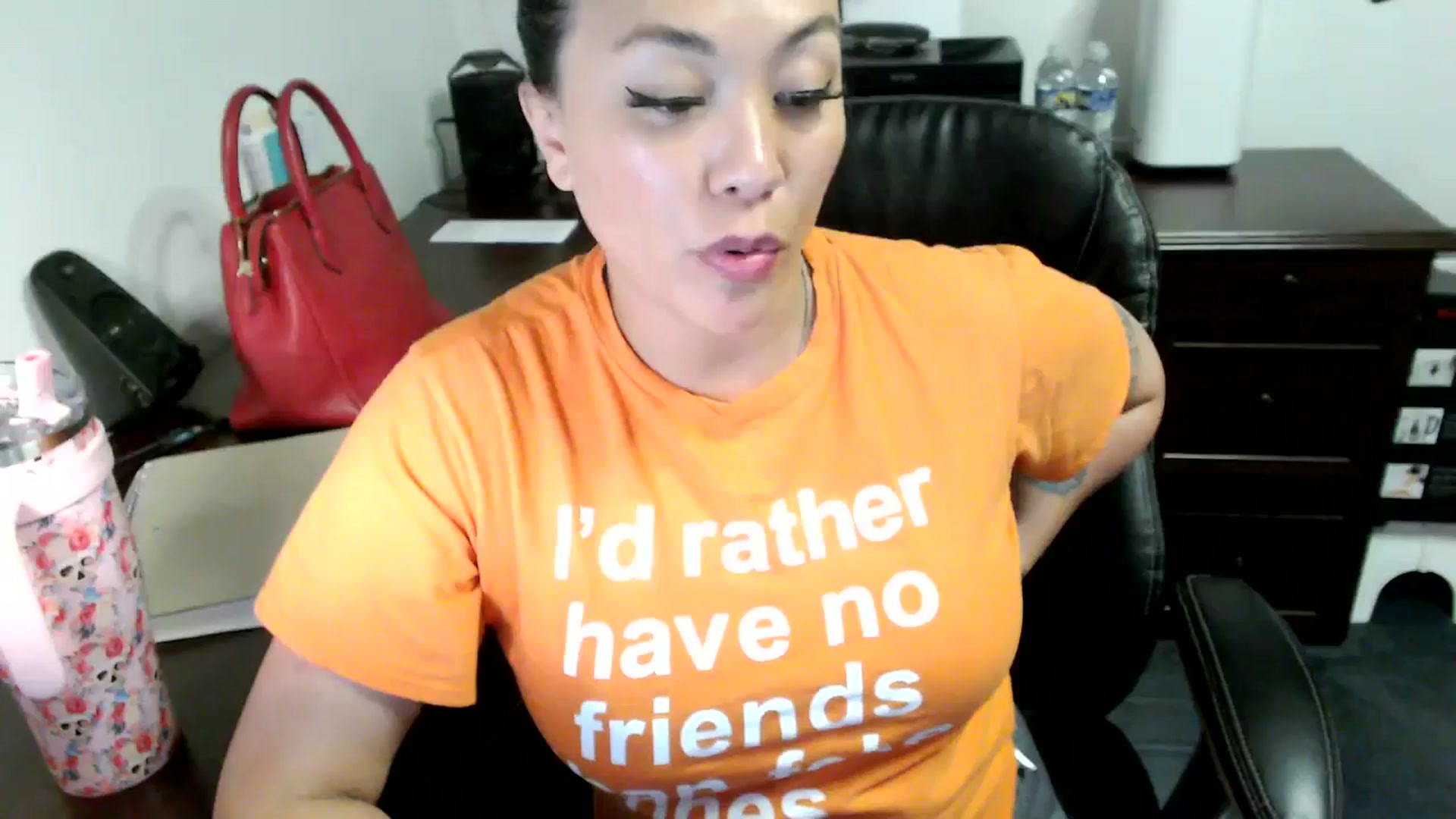Gallery image thumbnail from MickaylaMoon's myfreecams stream on, 06/13/2024, 18:34 image 10 of 20