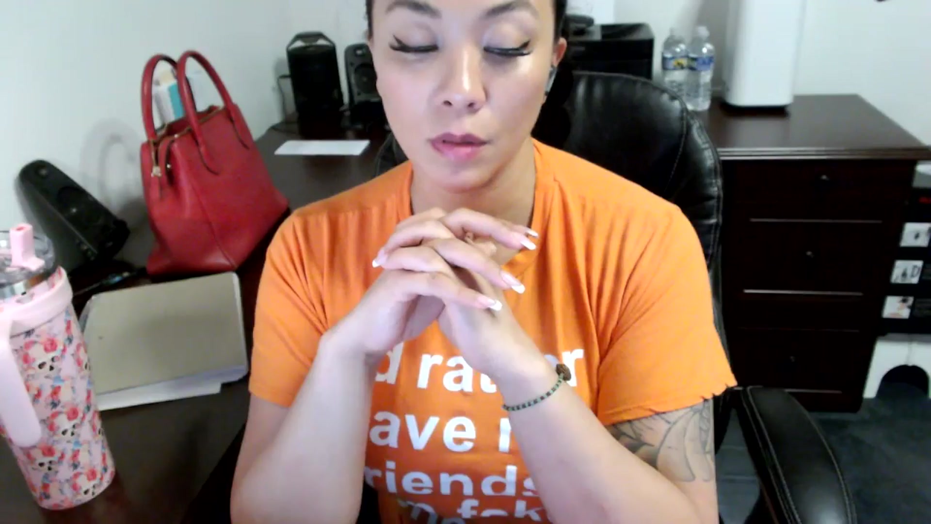 Gallery image thumbnail from MickaylaMoon's myfreecams stream on, 06/13/2024, 18:34 image 7 of 20