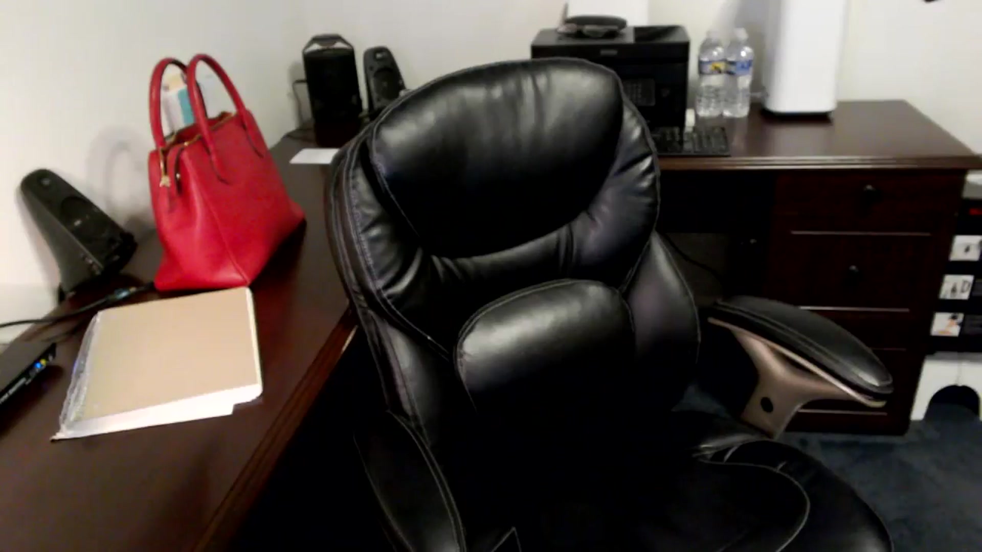 Gallery image thumbnail from MickaylaMoon's myfreecams stream on, 06/13/2024, 18:34 image 19 of 20