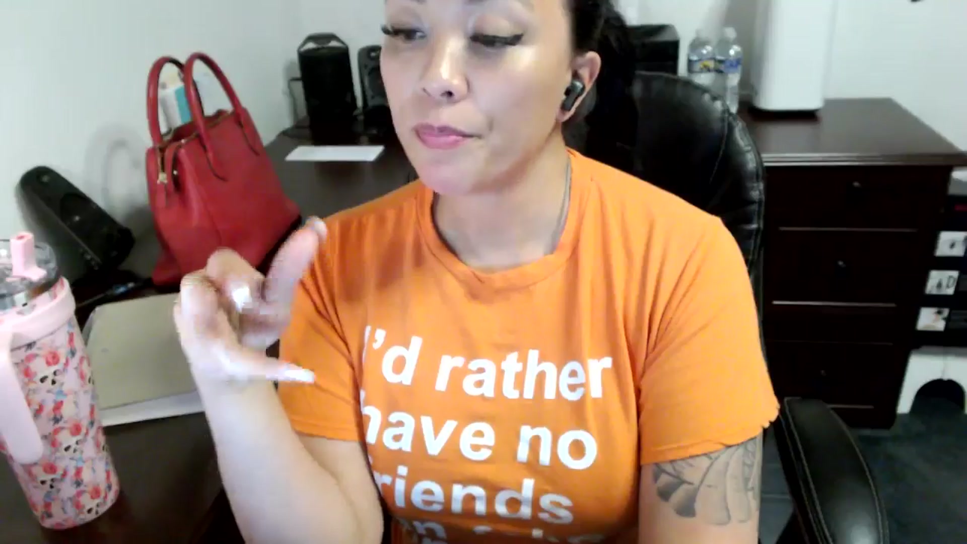Gallery image thumbnail from MickaylaMoon's myfreecams stream on, 06/13/2024, 18:34 image 9 of 20