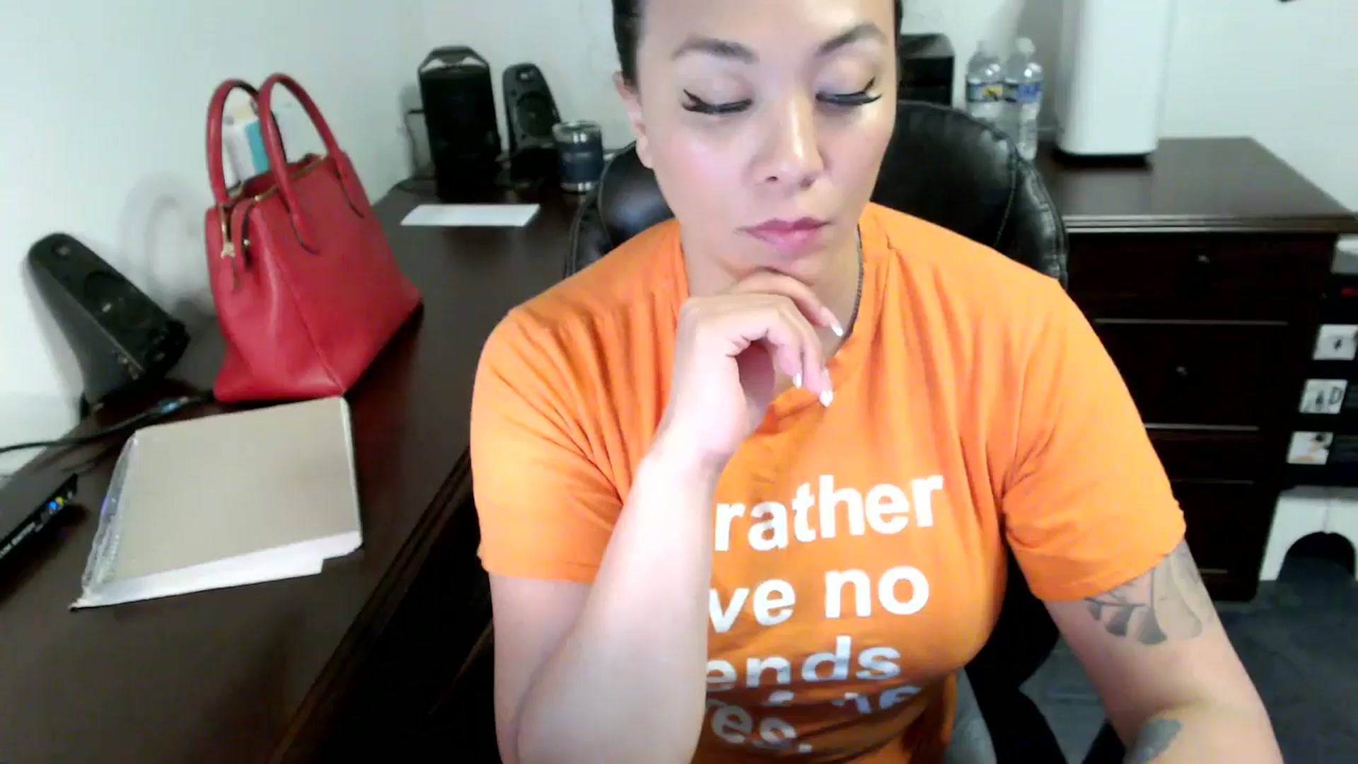 Gallery image thumbnail from MickaylaMoon's myfreecams stream on, 06/13/2024, 18:34 image 14 of 20